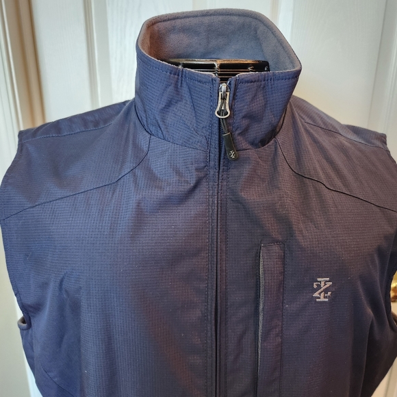 IZOD MENS size Large navy blue vest, lined with fleece. - Picture 4 of 8